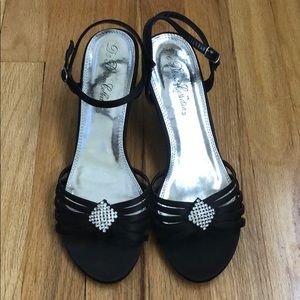 Strappy low heel with rhinestone embellishment